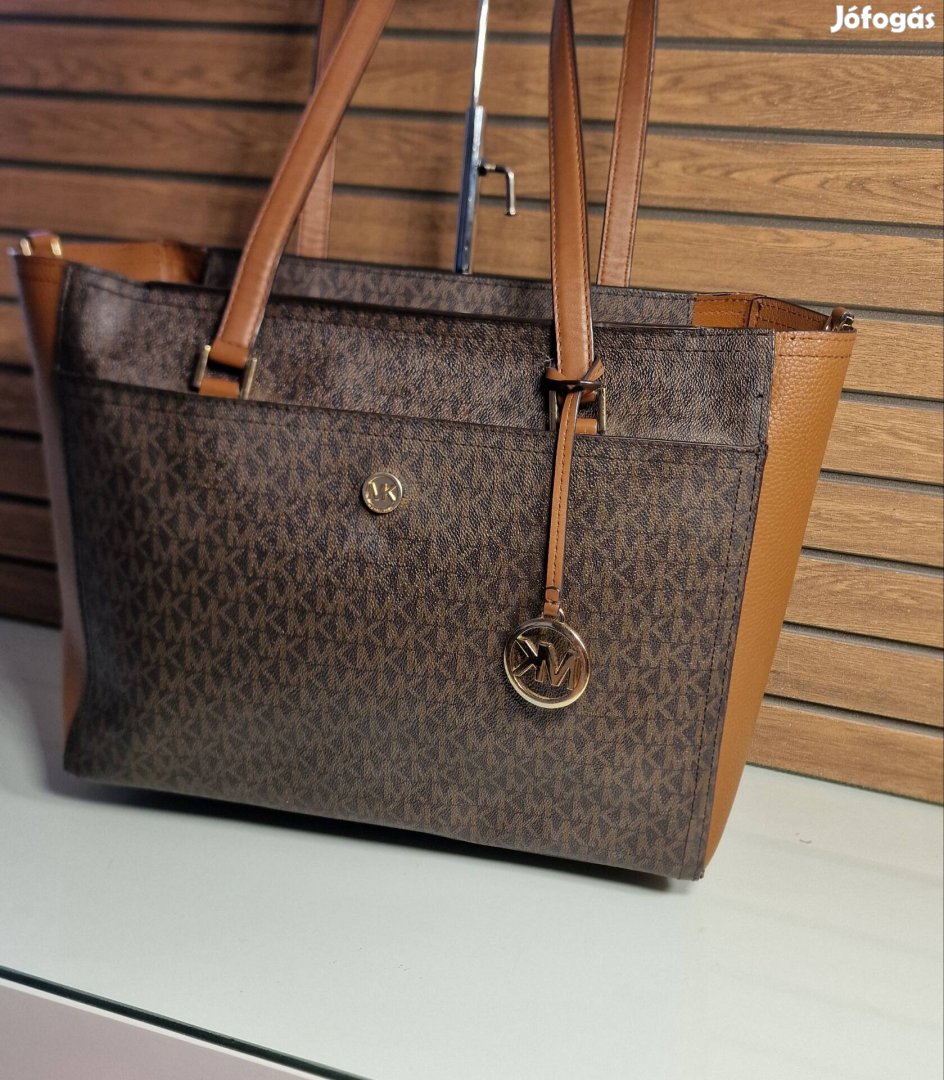 Eredeti Michael Kors Maisie válltáska 