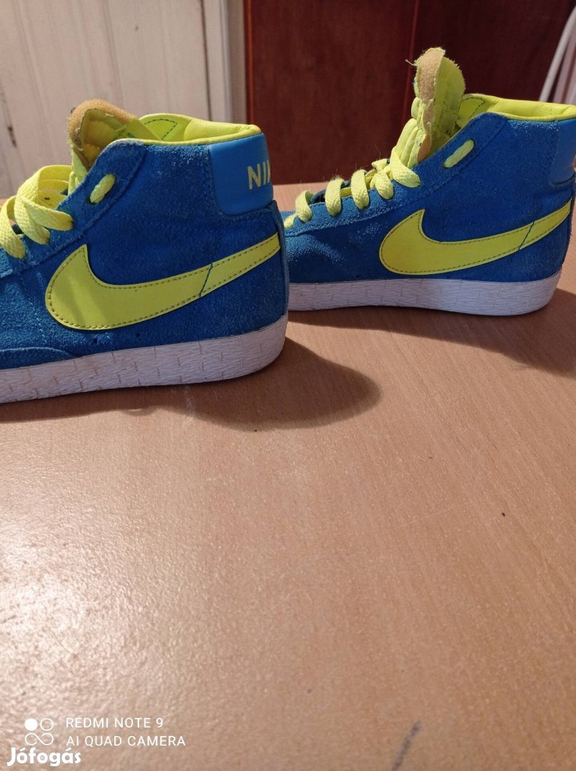 Eredeti Nike 32 es kiscipő. Alig viselt állapotú.