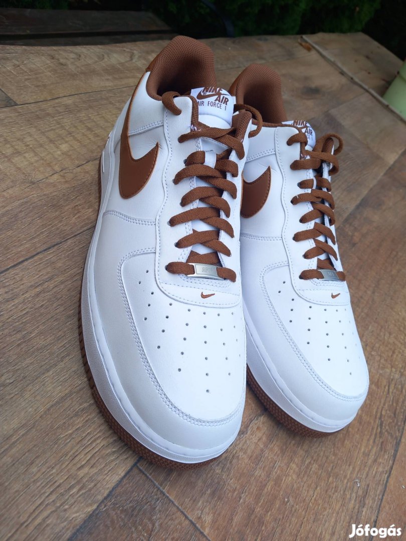 Eredeti Nike Air Force 1'07 Pecan-White eladó 