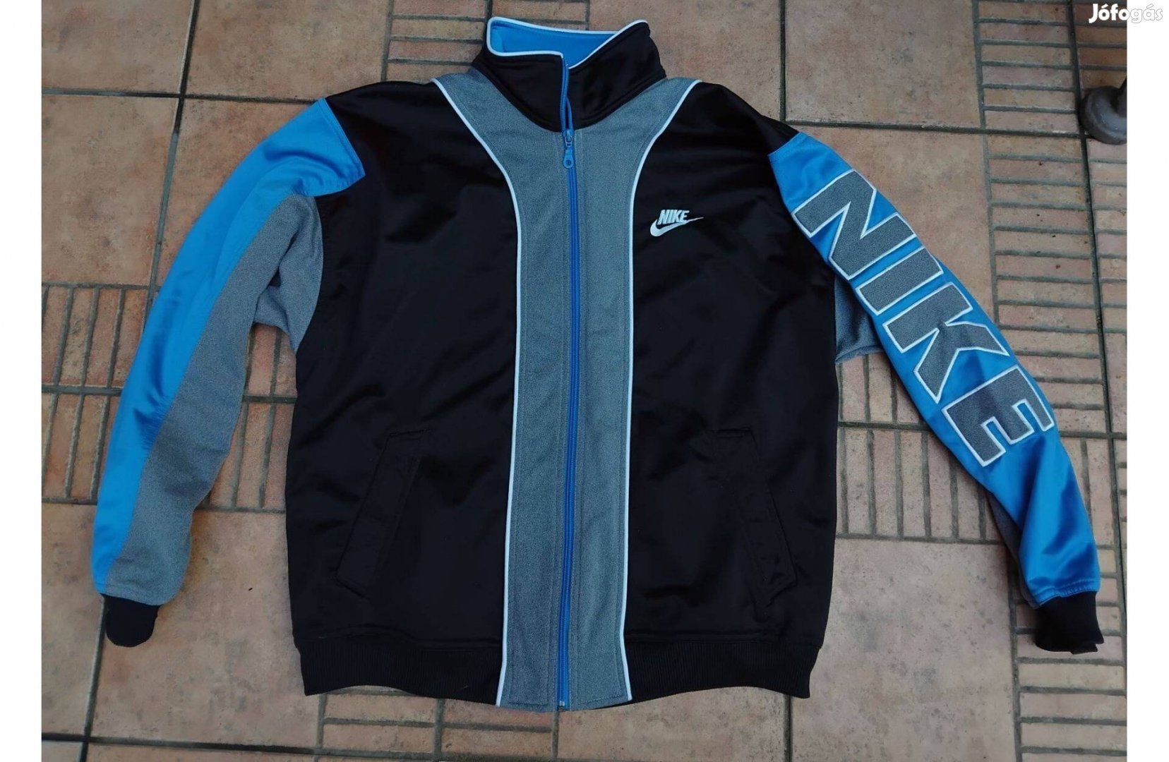 Eredeti Nike hímzett melegítő pulóver L XL