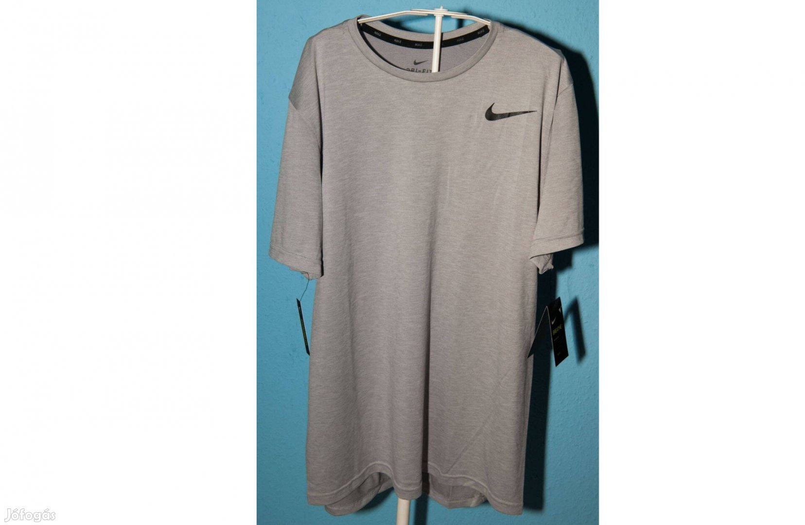 Eredeti Nike új címkés Szürke fitness edző póló (L)