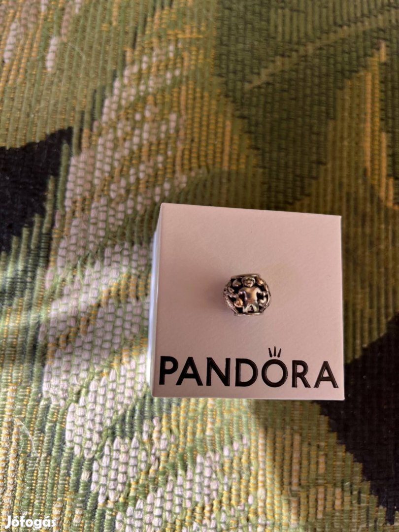 Eredeti Pandora Moments ezüst charm, 14K arannyal