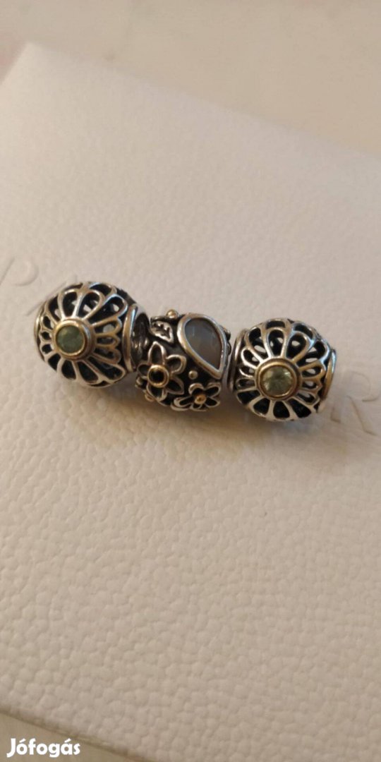 Eredeti Pandora bicolor holdköves Charm