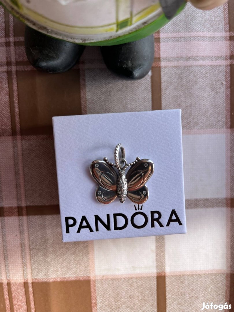 Eredeti Pandora elragadó pillangó ezüst függő, medál