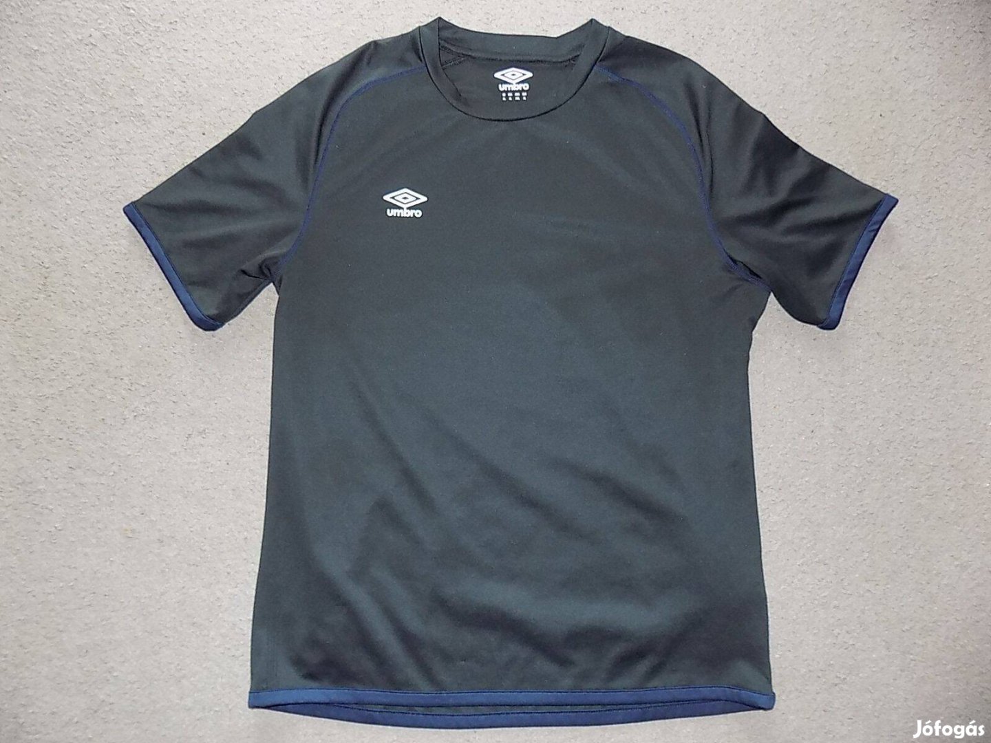 Eredeti Umbro sportmez, XL-es méret