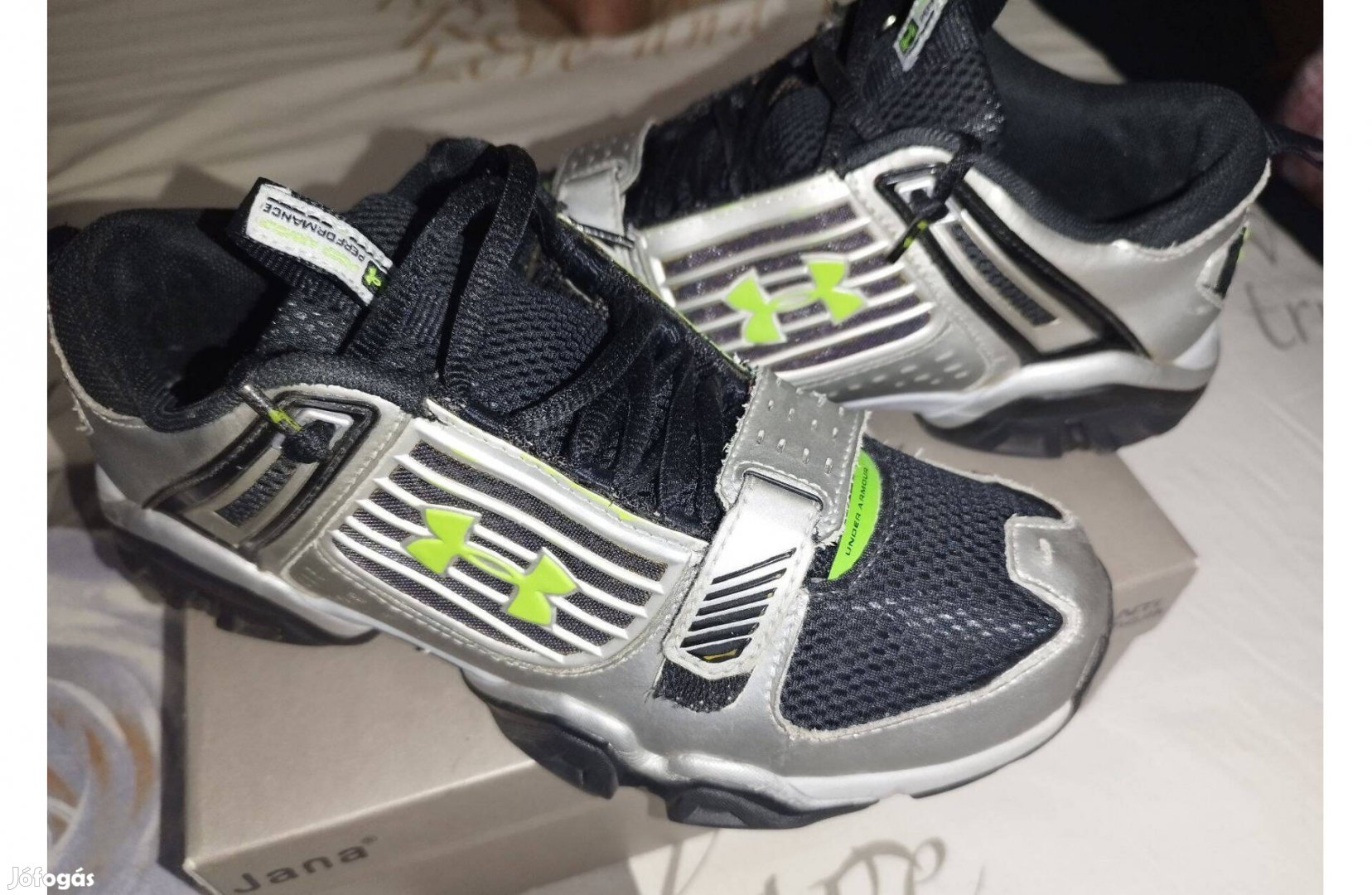 Eredeti Under Armour cipő uniszex