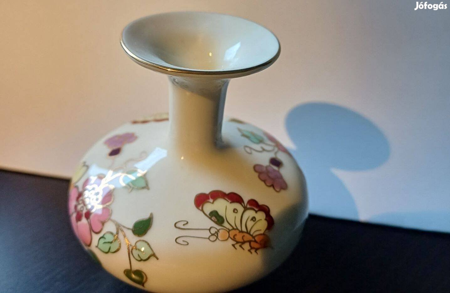 Eredeti Zsolnay pillangós kis váza, aranyozott, apró ajándéknak