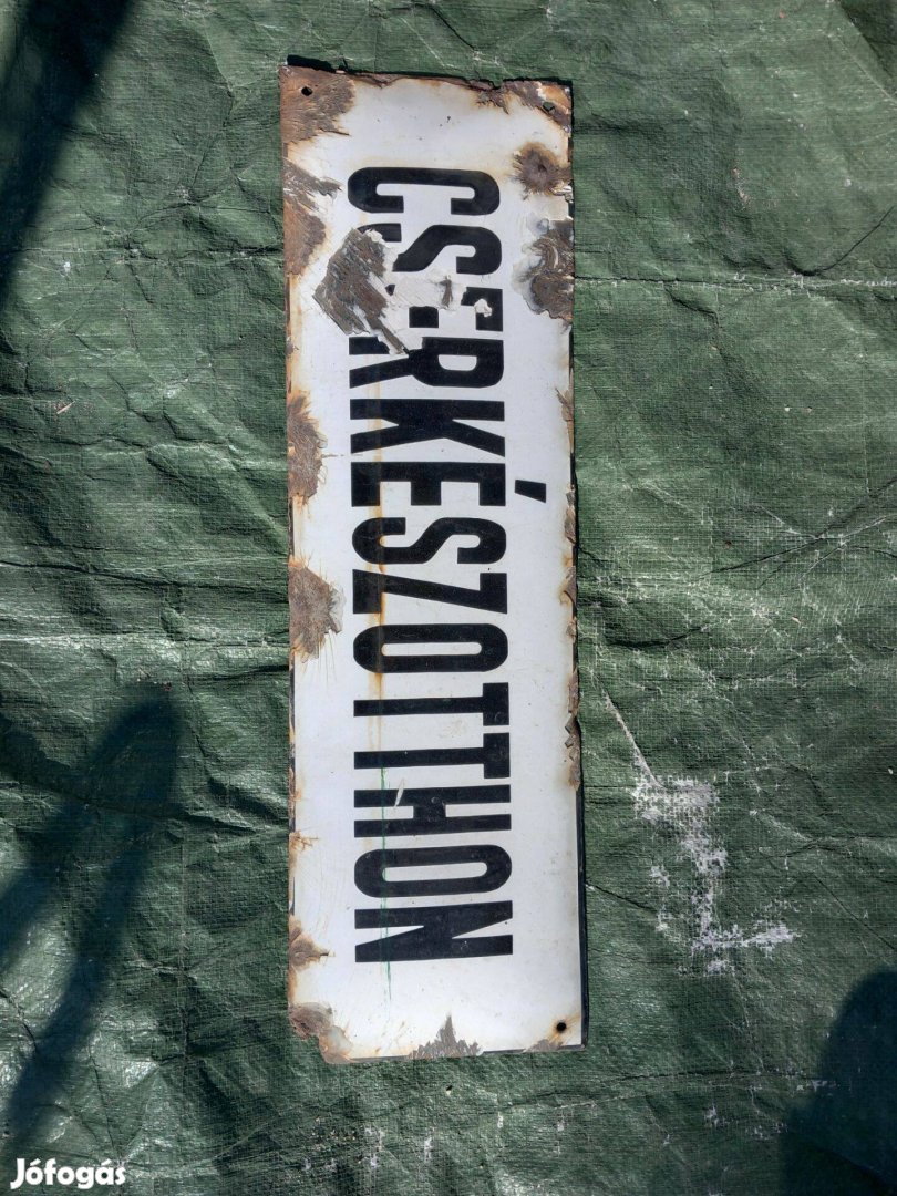 Eredeti cserkészotthon tábla