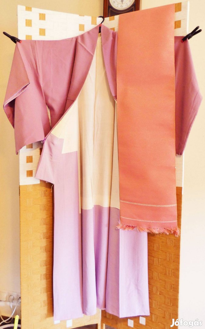 Eredeti japán lila kimono és hozzá tartozó rózsaszín öv