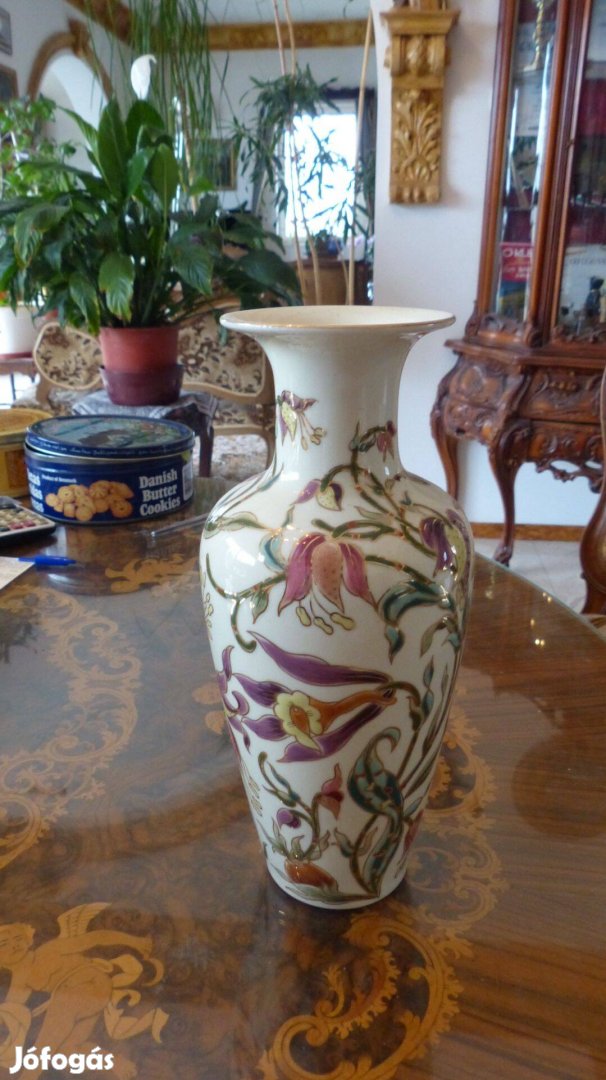 Eredeti kézzel festett Zsolnay porcelán váza