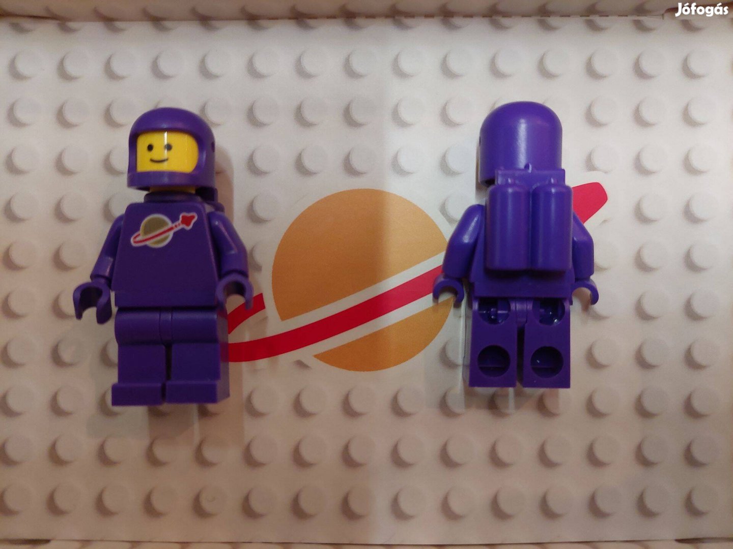 Eredeti lila LEGO űrhajós figura minifig