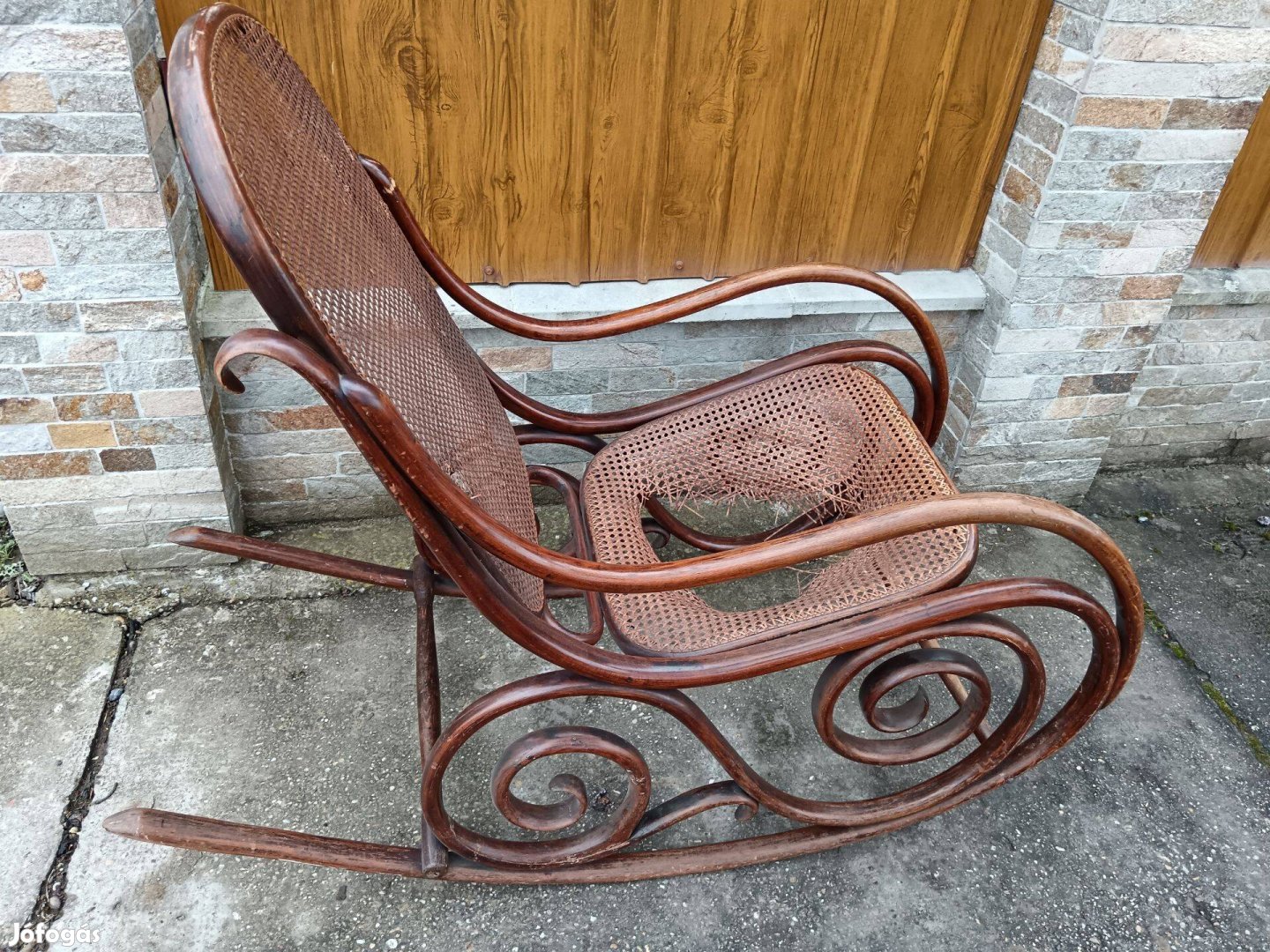 Eredeti régi thonet hintaszék , postázható !