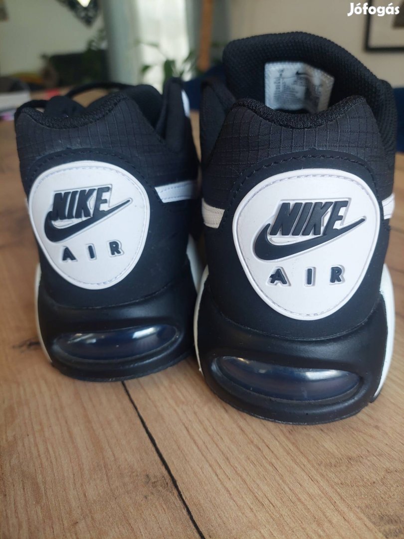 Eredeti szinte új Nike air max Ivo sn00