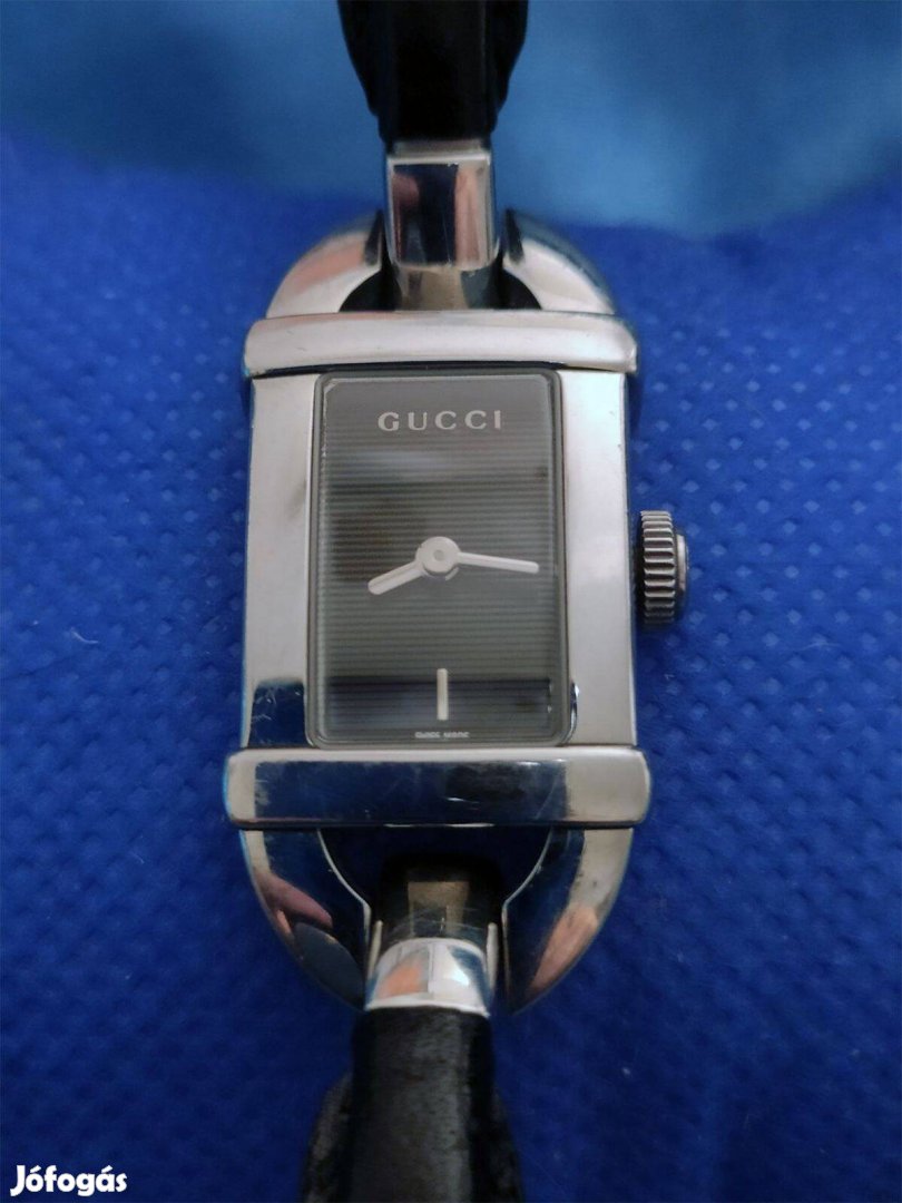 Eredeti vintage Gucci bőr szíjas női óra - 6800L