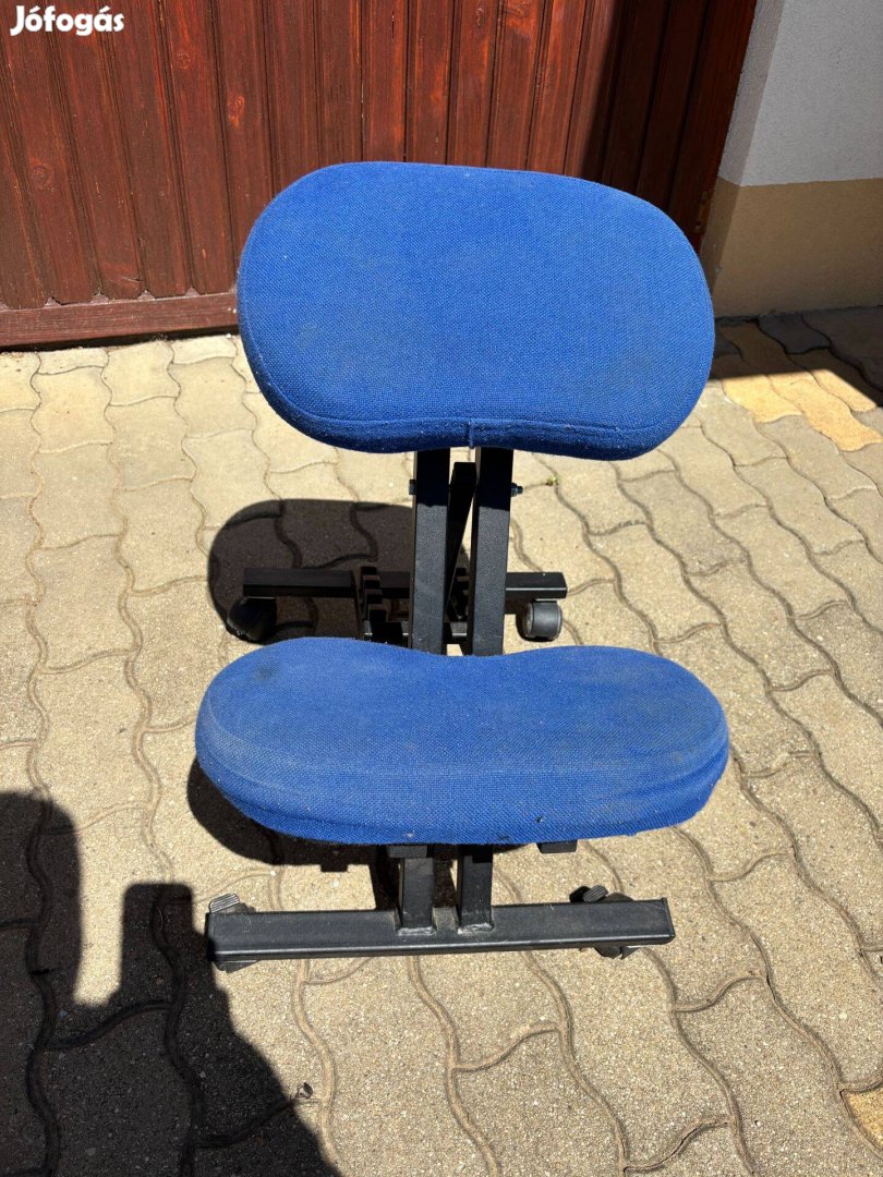 Ergonomikus térdelő szék