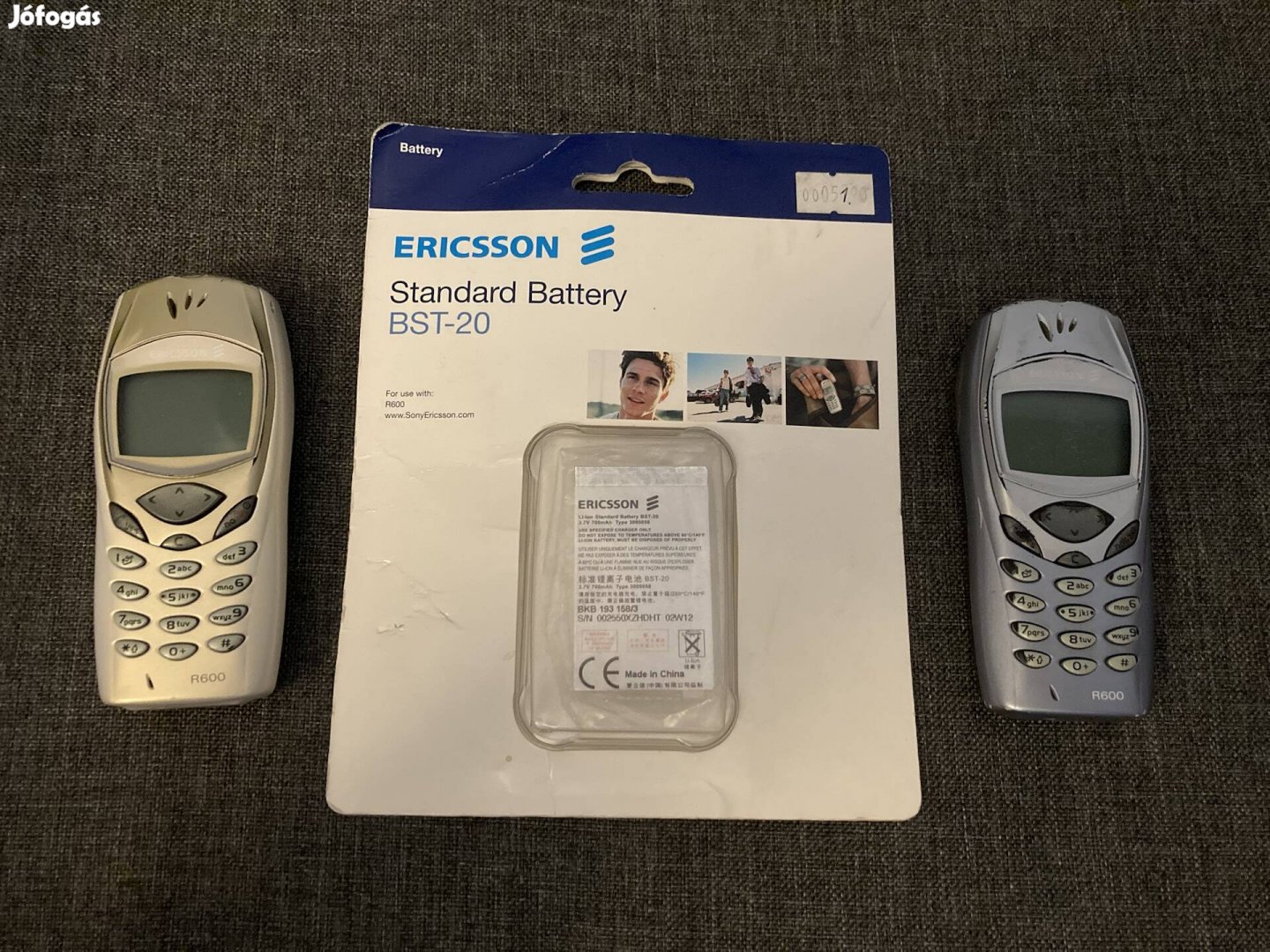 Ericsson R600 retro mobiltelefon csomag