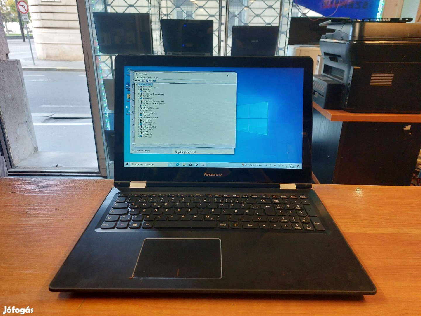 Érintős Lenovo Yoga FHD notebook (i3, 250 SSD/8GB) kiárusítás!!! Akció