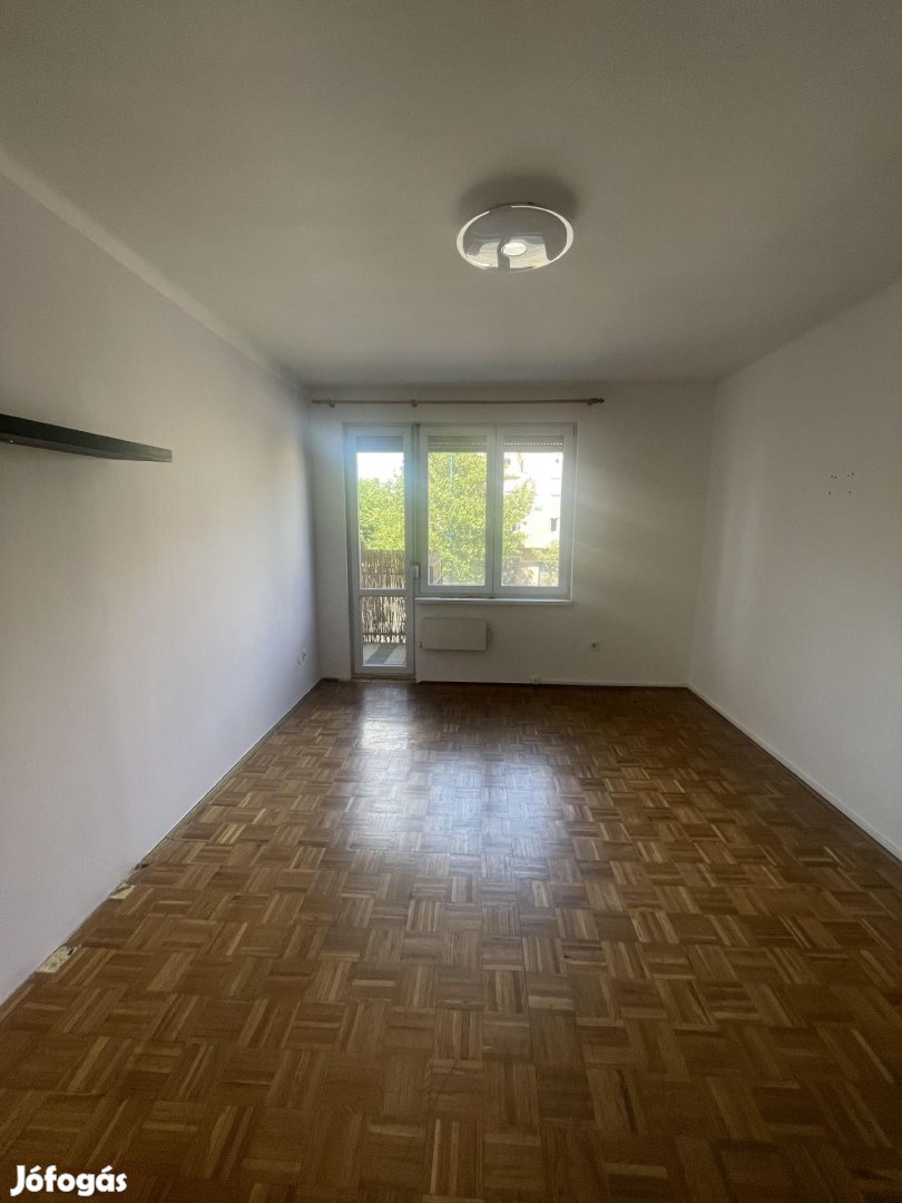 Erkélyes 1,5 szobás téglalakás eladó Zuglóban (XIV. kerület)