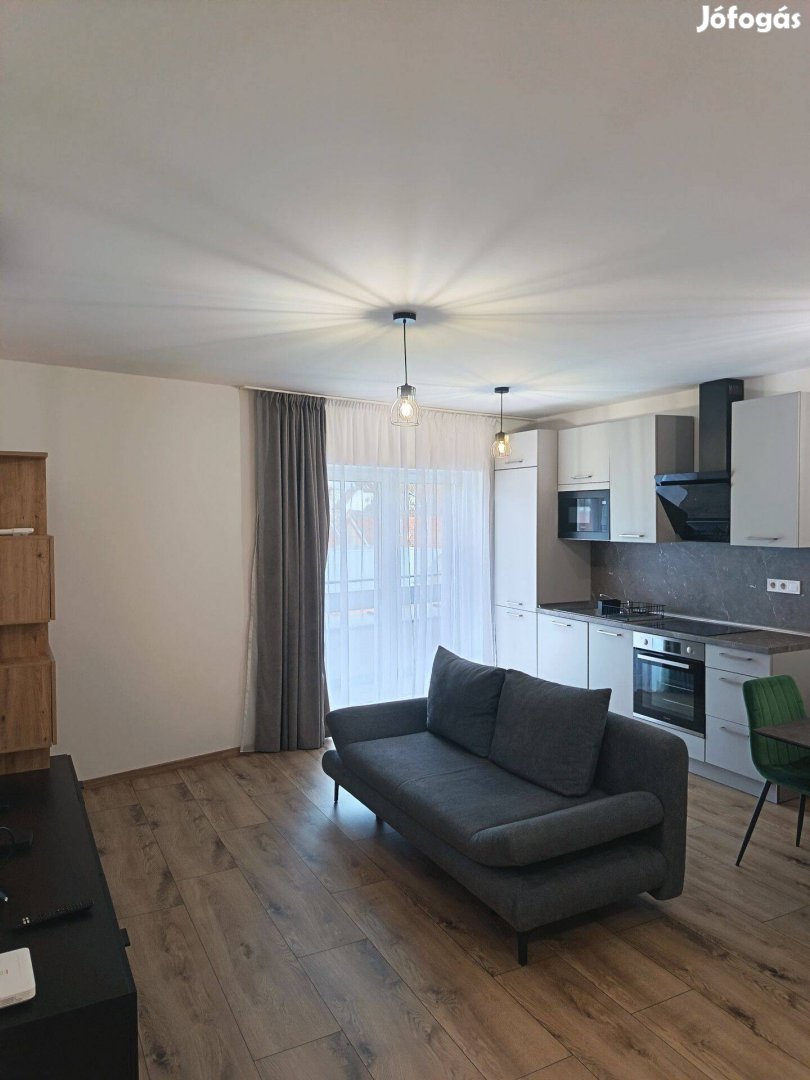 Erkélyes, Új Építésű Lakás Kiadó Nyíregyházán Autóbeállóval