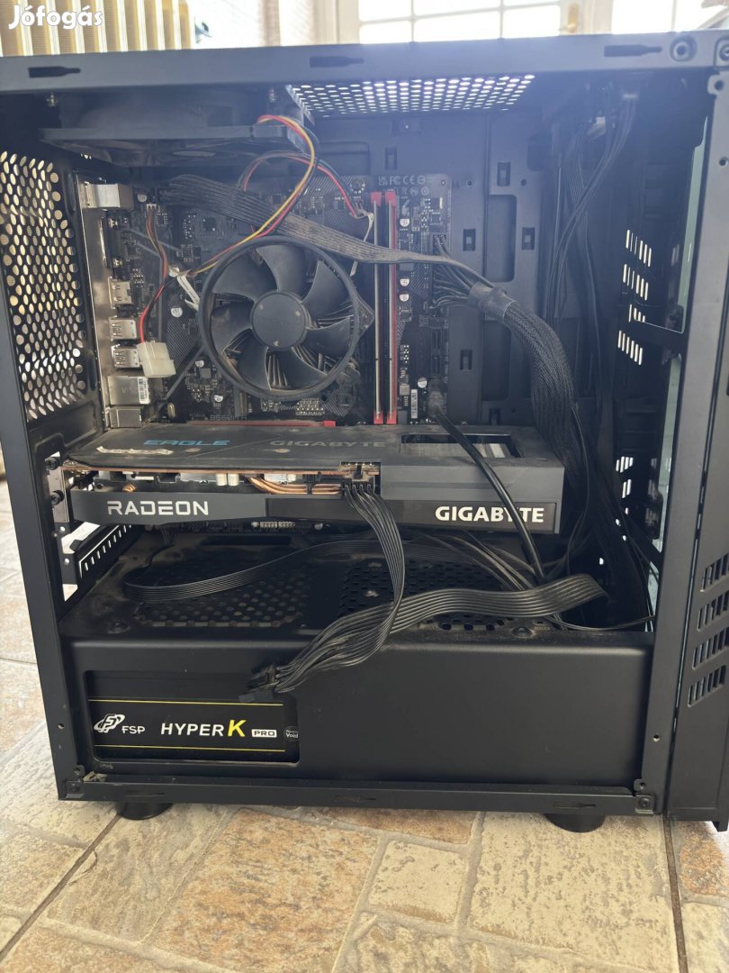 Erős számítógép játékra es munkára