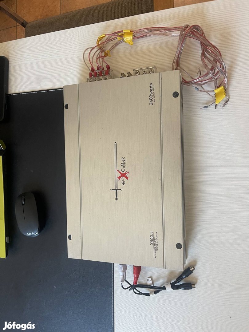 Erősítő 2400w