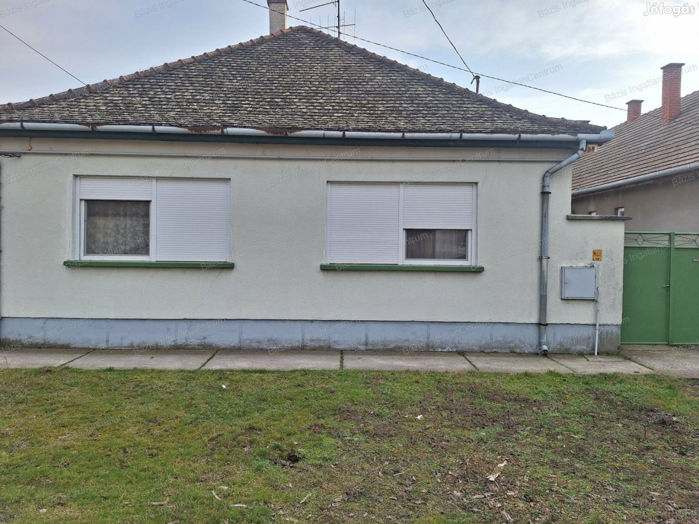 Érsekcsanádon 10 5m2-es családi ház azonnal átvehetően eladó