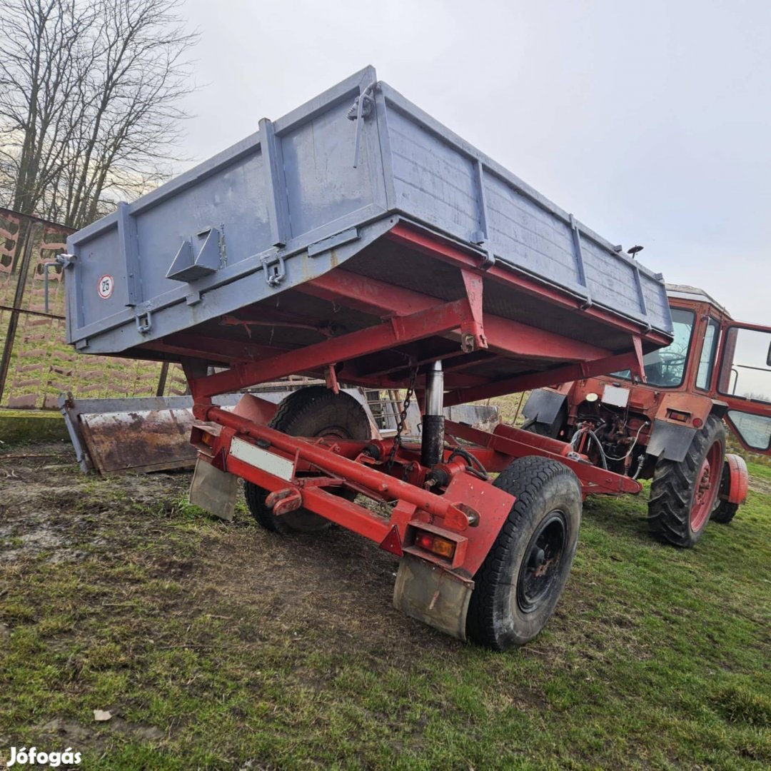 Érvényes műszakival pótkocsi eladó