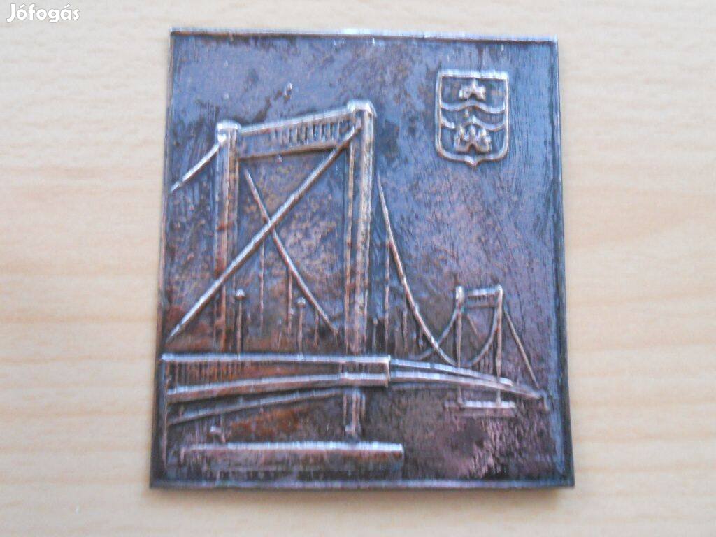 Erzsébet-híd bronz lapka