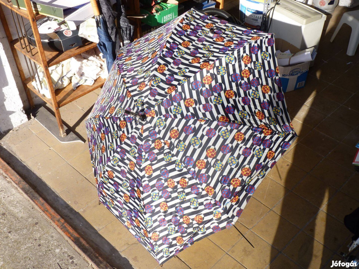 Esernyők eladók. 950 Ft/darab