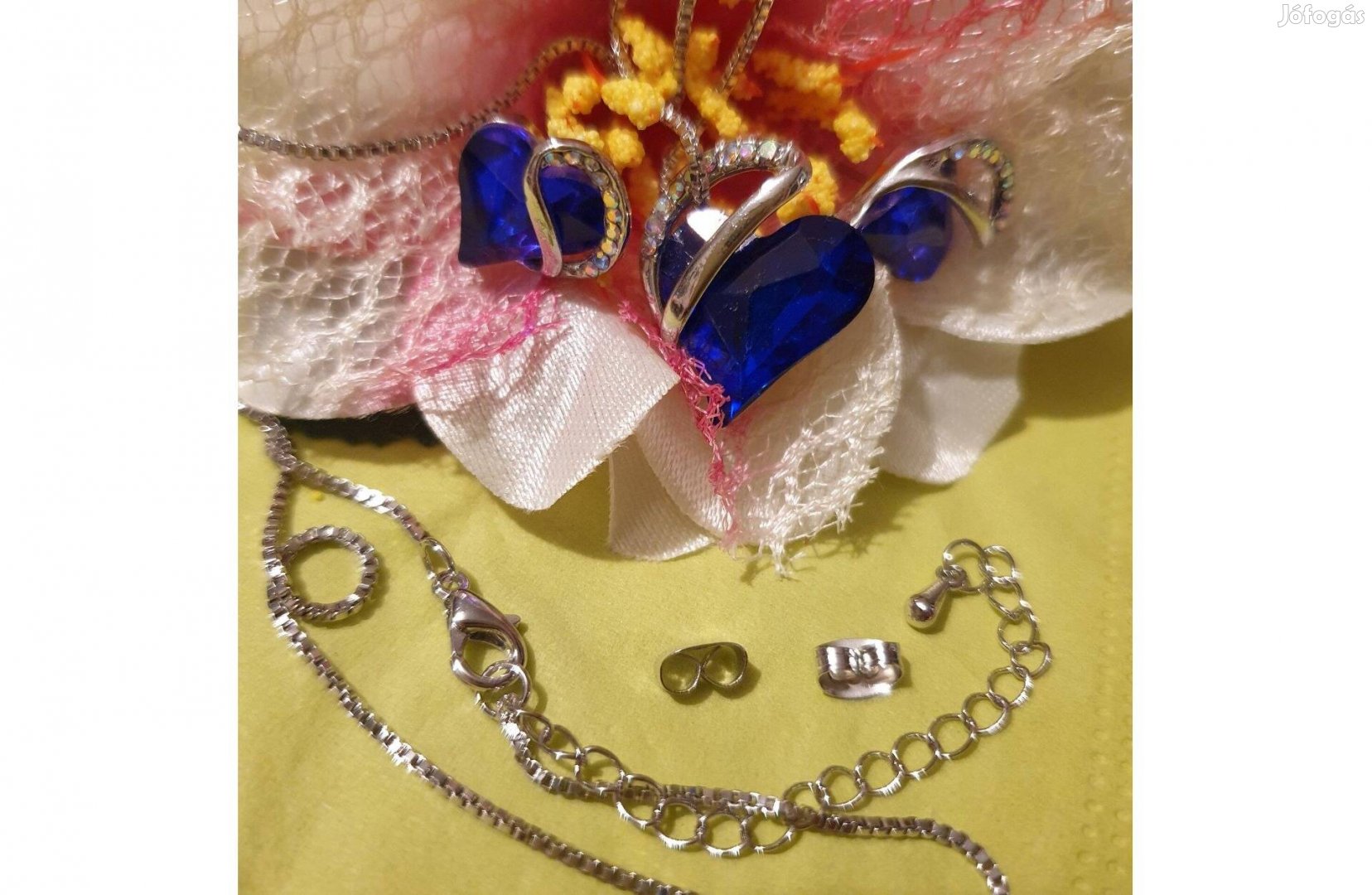 Esküvő ÉSZ05 - Opál köves, szív alakú medálos ékszer szett: nyaklánc +