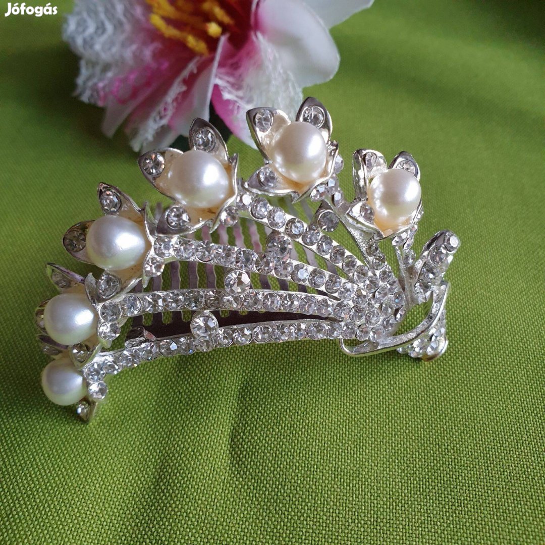 Esküvő Had53 - Menyasszonyi kristályköves gyöngyös hajfésű hajdísz vir