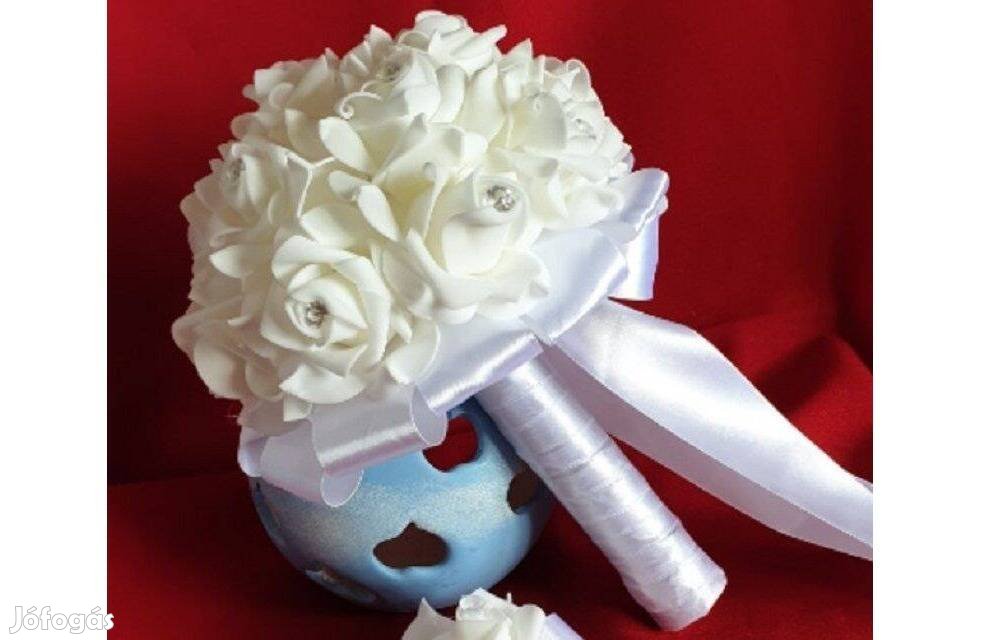 Esküvő MCS01 - 20x25cm-es Menyasszonyi csokor fehér habrózsákból