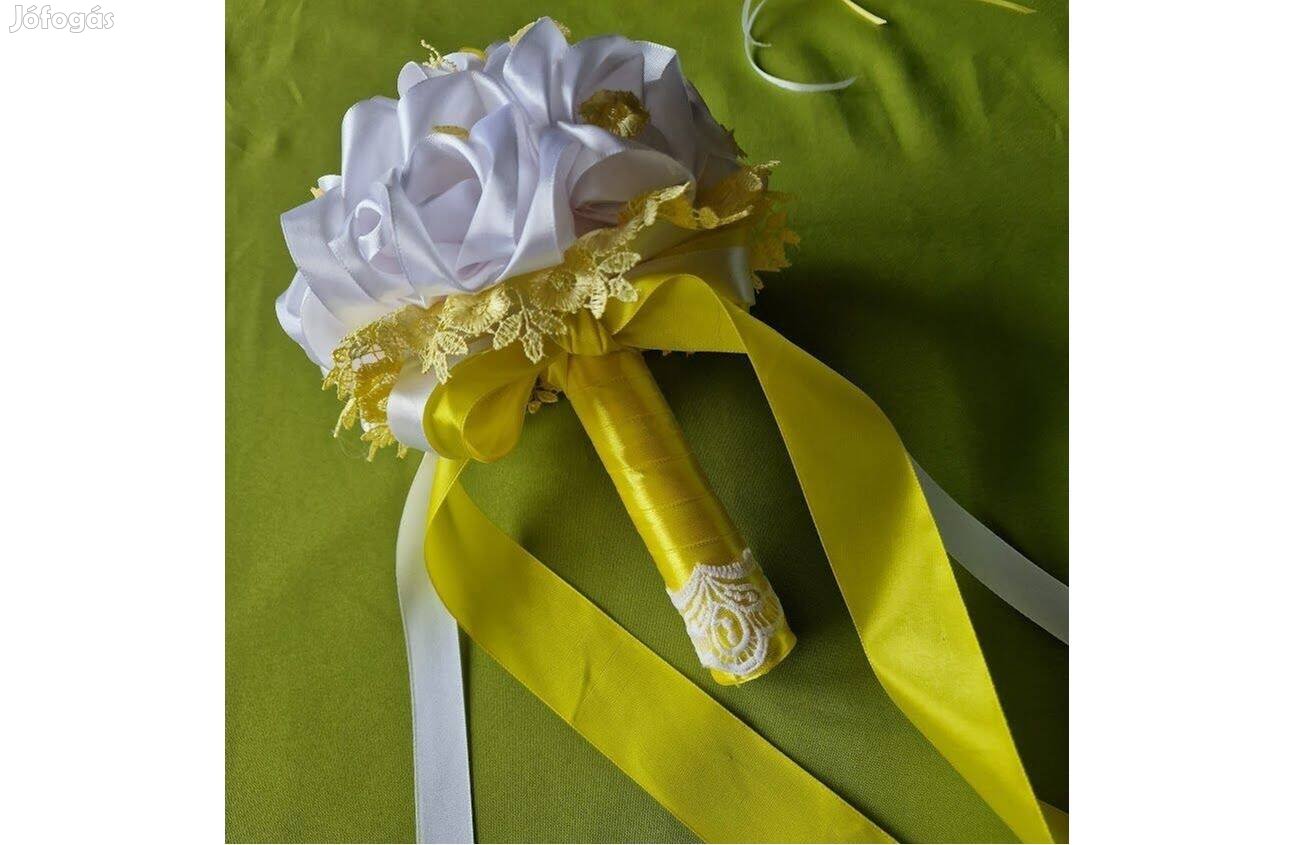 Esküvő MCS40 - Menyasszonyi csokor hófehér és sárga szatén rózsákból
