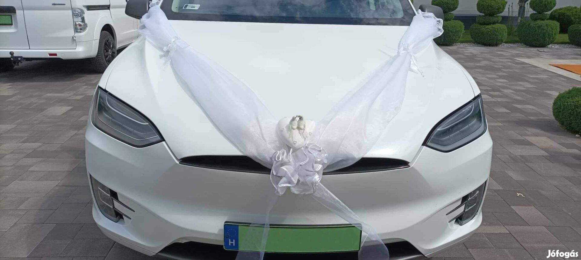 Esküvői autódísz, dekoráció