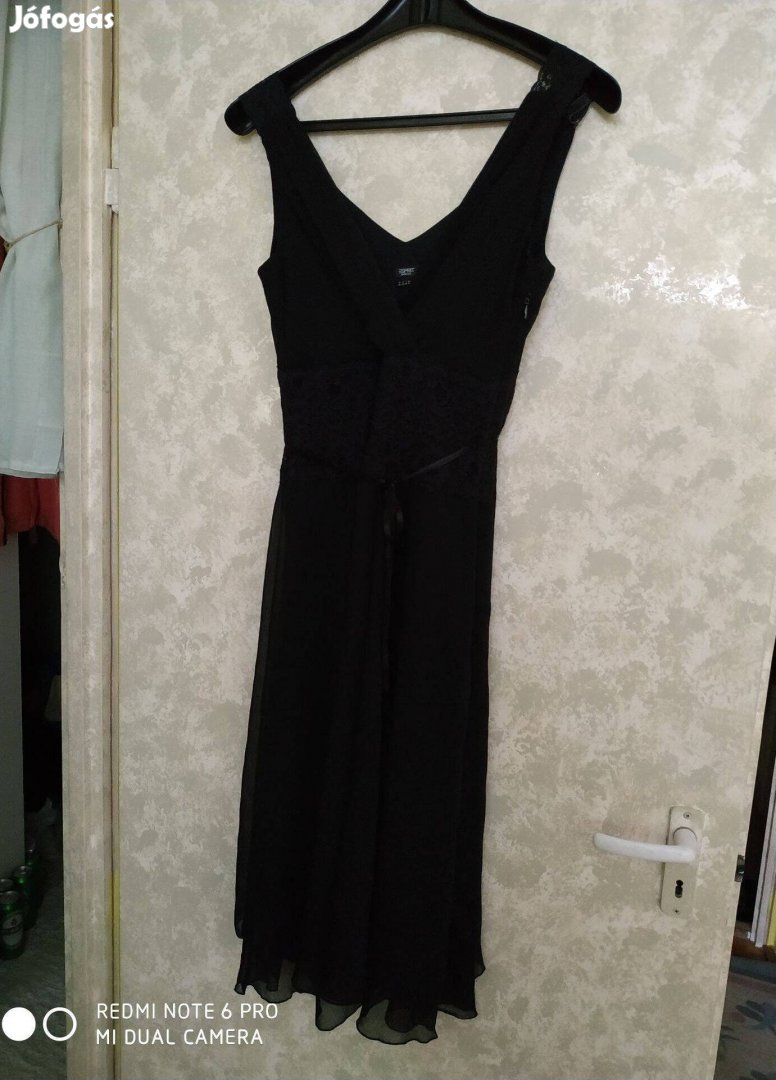 Esprit csinos fekete csipkebetétes muszlin ruha