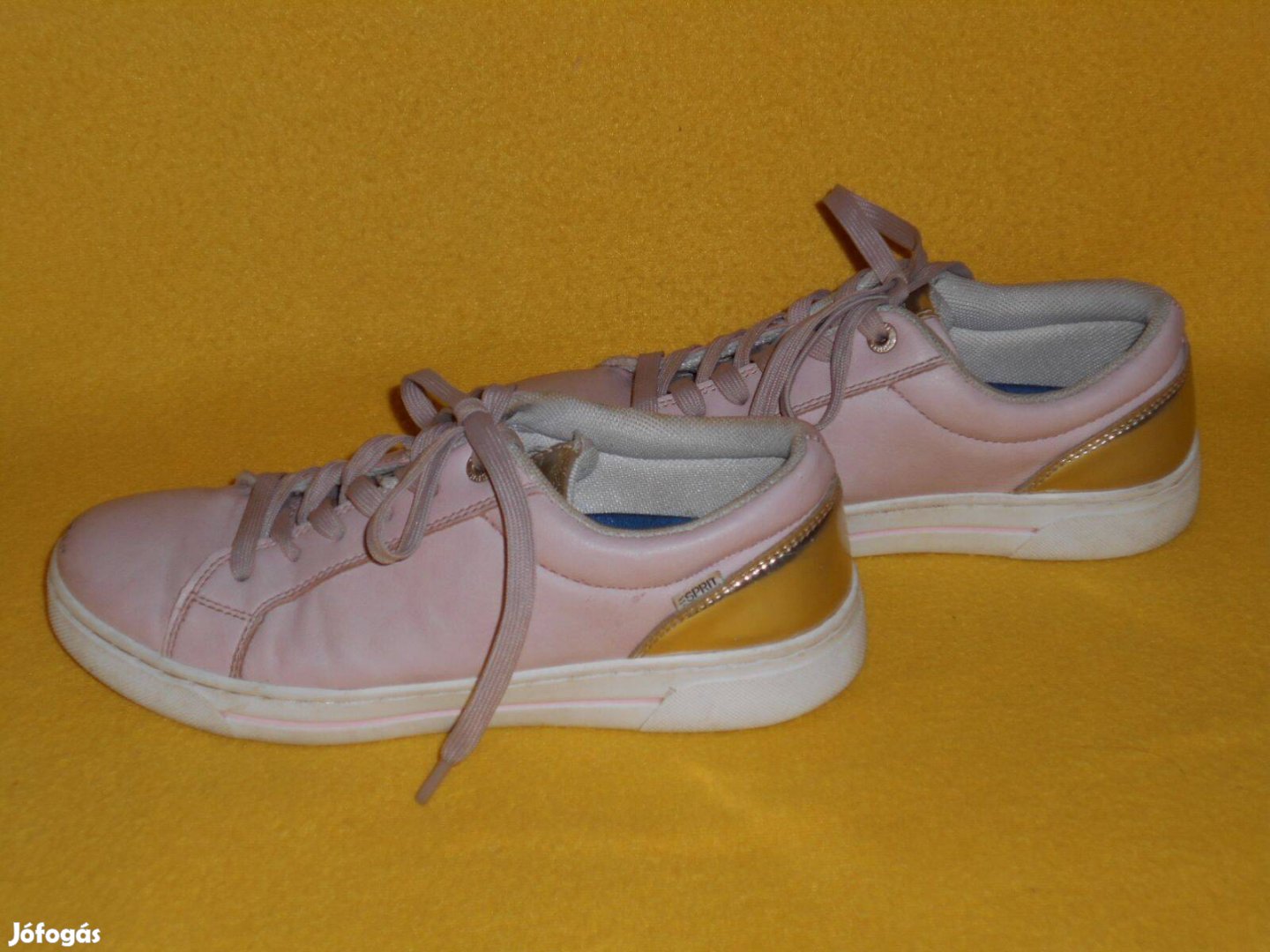 Esprit női cipő, 36- os. Bézs színű, díszes. 15990 Ft. volt