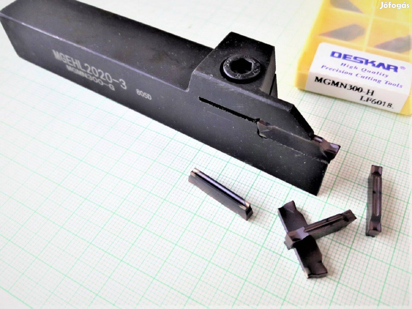 Esztergakés, balos leszúrókés (20×20)mm, és mgmn (3mm) lapka