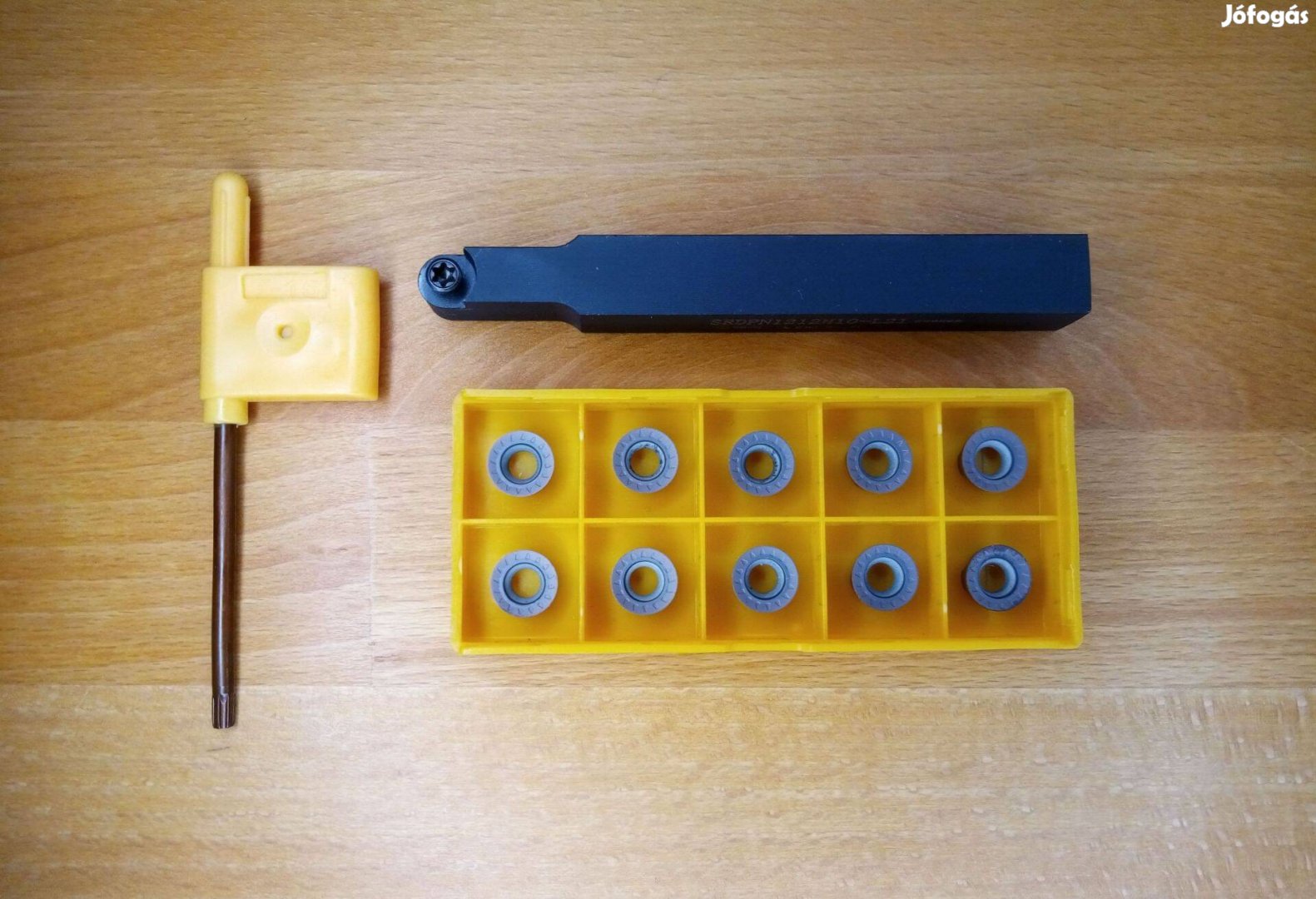 Esztergakés körlapkás eszterga kés 12 mm 12x12 szárral 10 db lapkával
