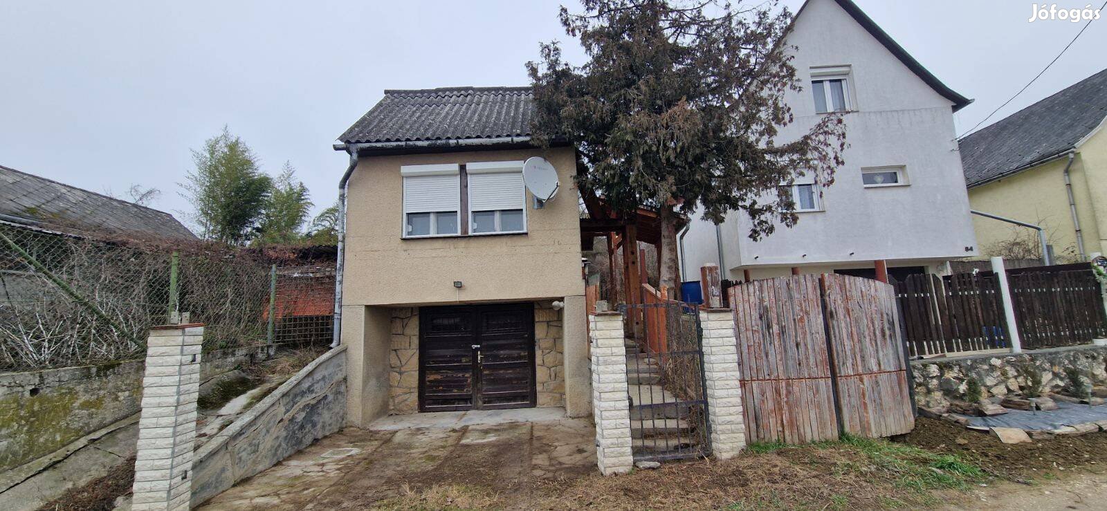 Esztergom / Nyaraló / családi ház / tégla / 1 szoba / 40 m