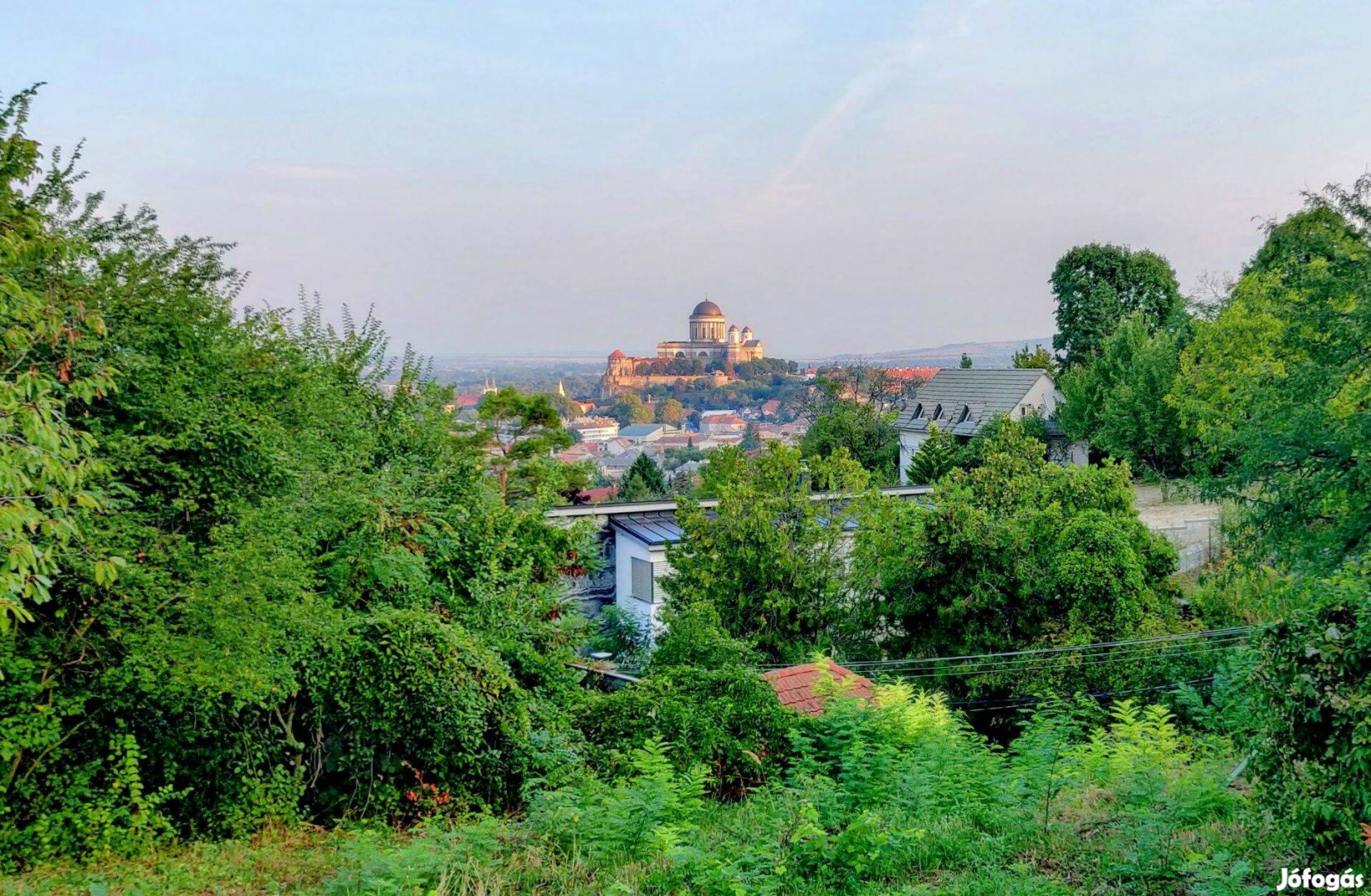 Esztergom - panorámás építési telek a belvároshoz közel