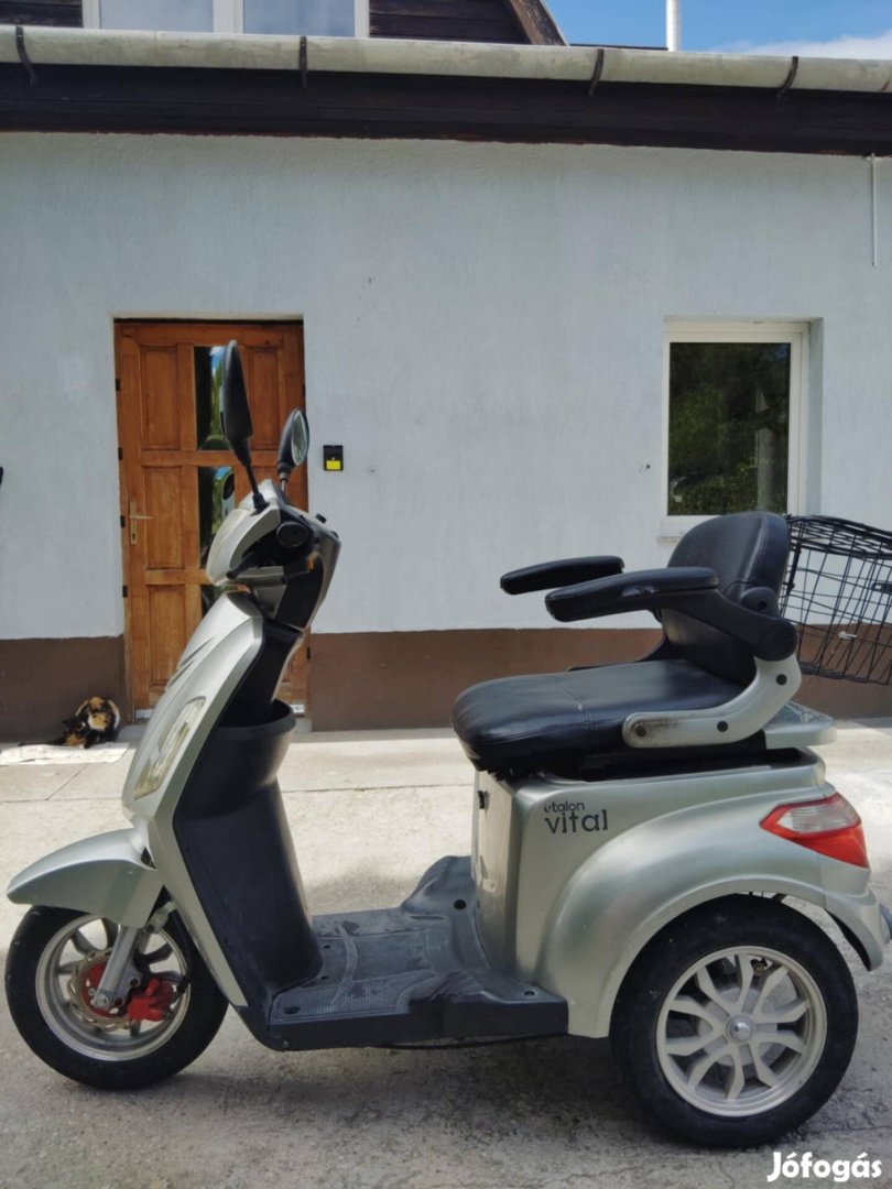Etalon vital háromkerekű elektromos robogó