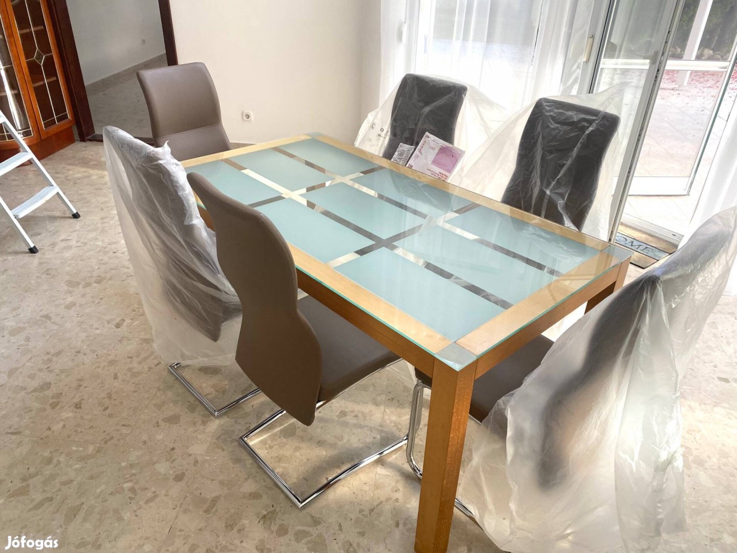 Étkező Garnitúra Asztal 6 székkel