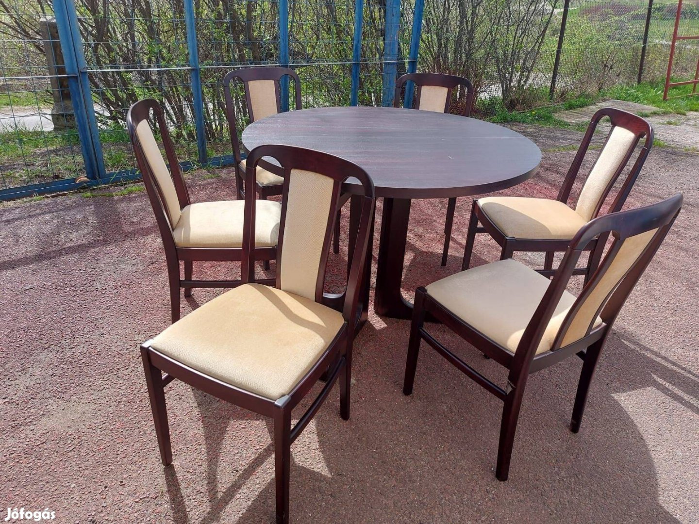 Étkező asztal 6 székkel