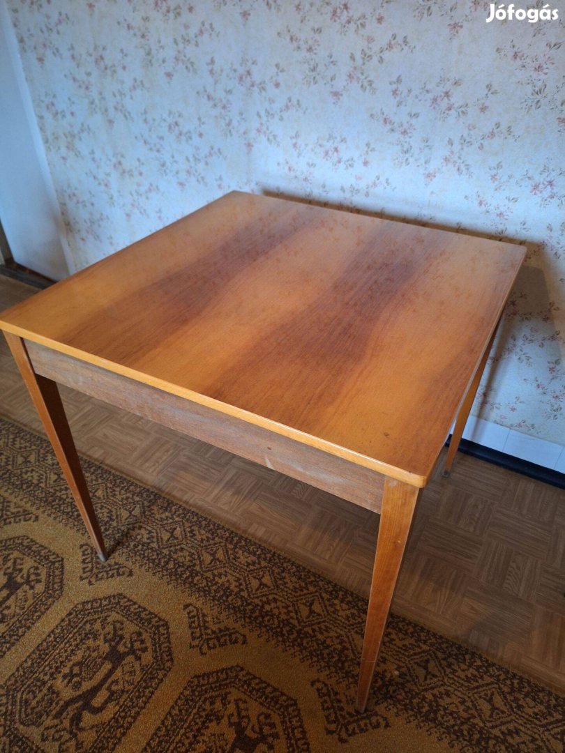 Étkező asztal eladó Egerben