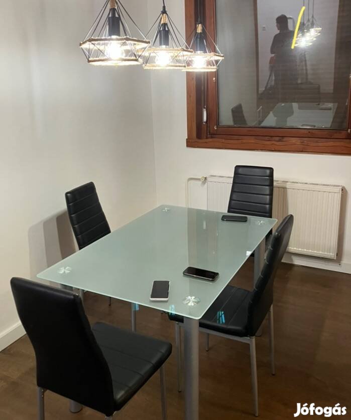 Étkező asztal és 4 szék