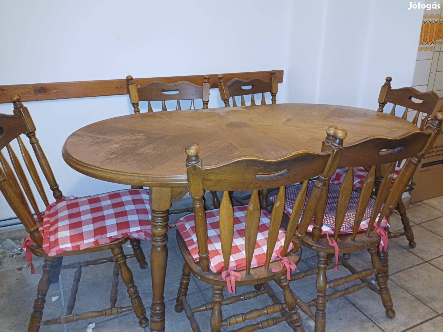 Étkező asztal és székek