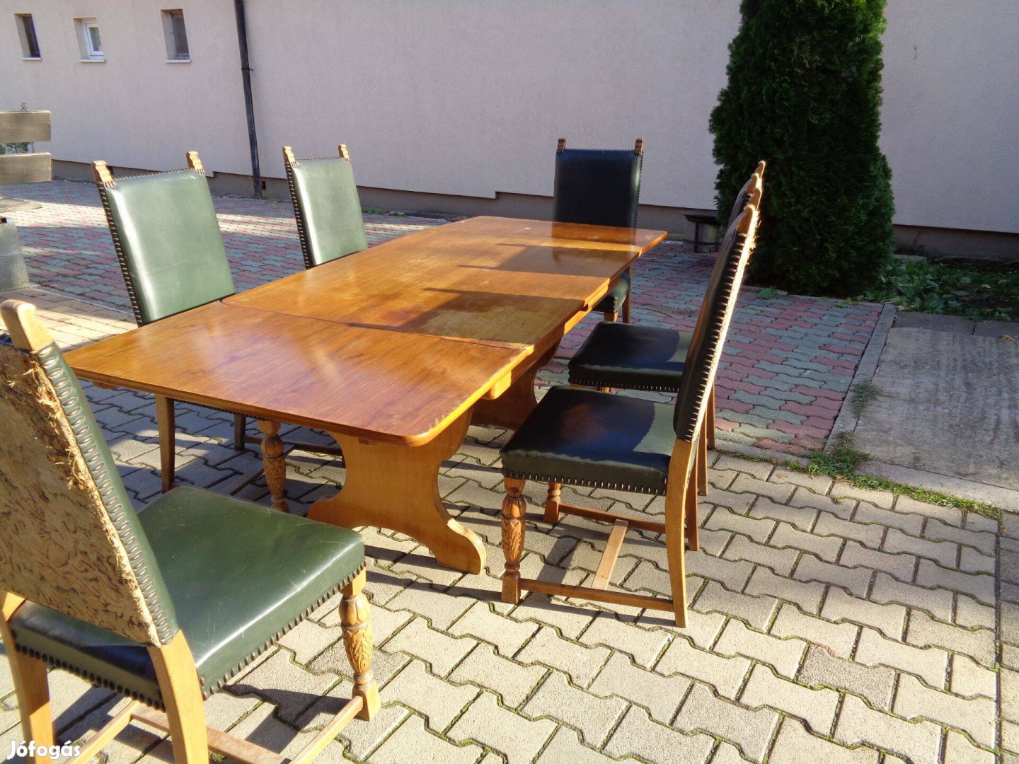 Étkező asztal székekkel