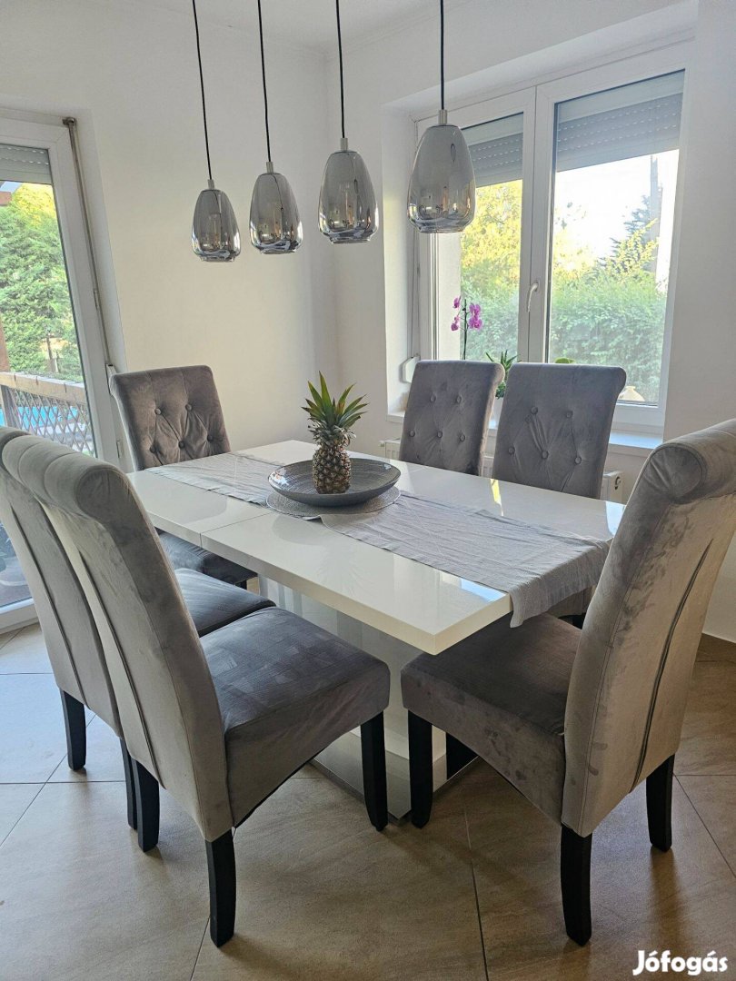 Étkező asztal székekkel