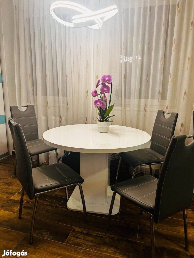 Etkezoasztal 4 szekkel