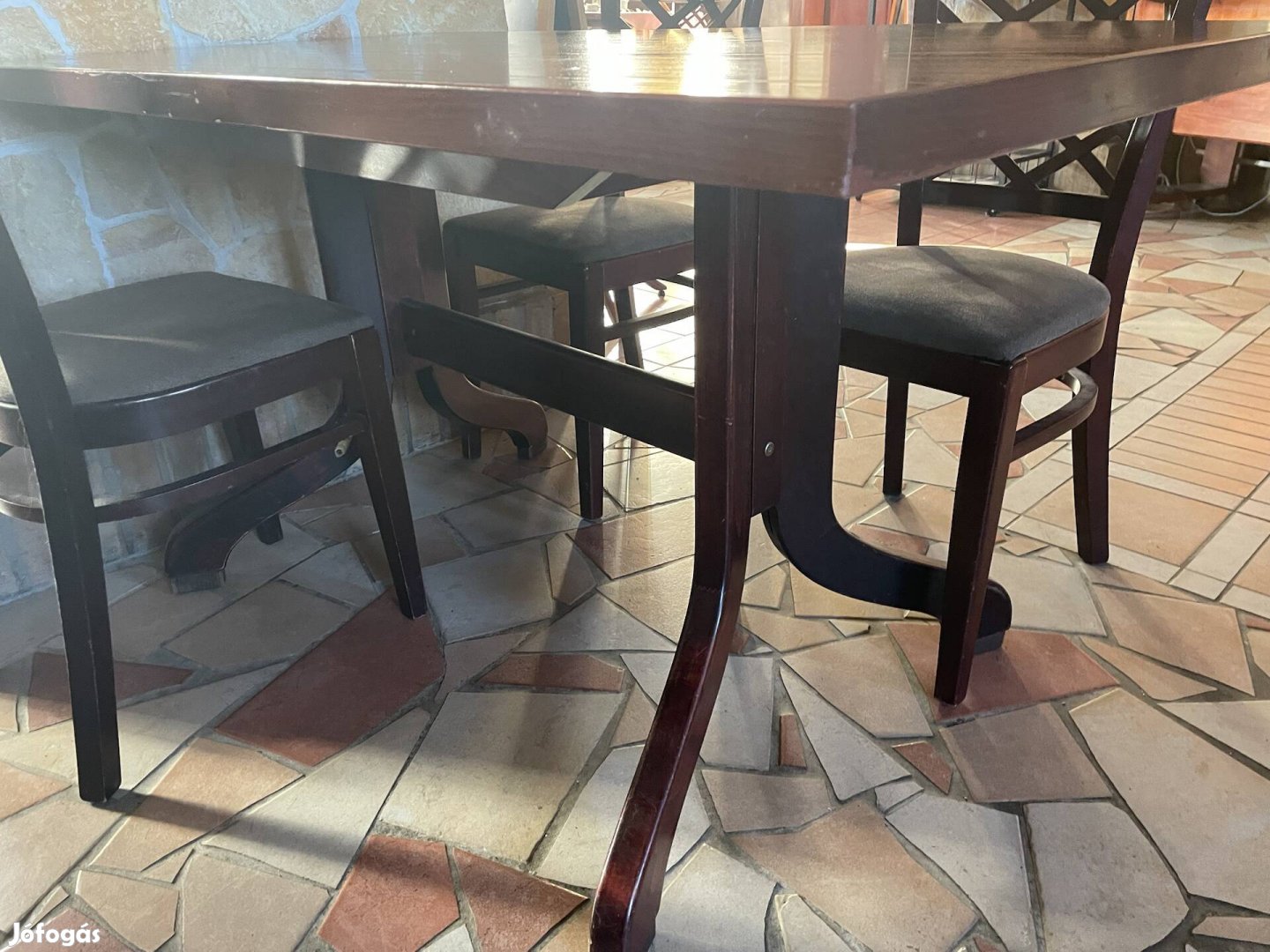 Étkezőasztal